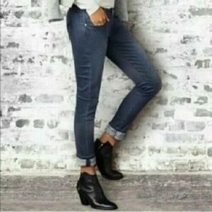 Cabi Style 3191 Slim Boyfriend Jeans Size 6 Celeste Wash